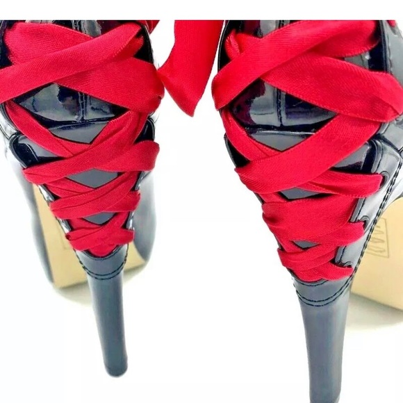 Shoedazzle Patent Leather Platforms with Red Laces - Picture 11 of 12
